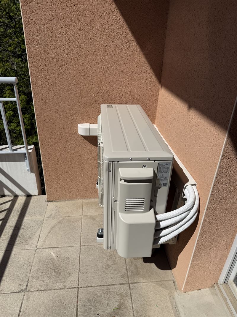 Installation de climatisation bi-split Mitsubishi Electric à Castanet-Tolosan (31320) par Climatise31 — photo 3