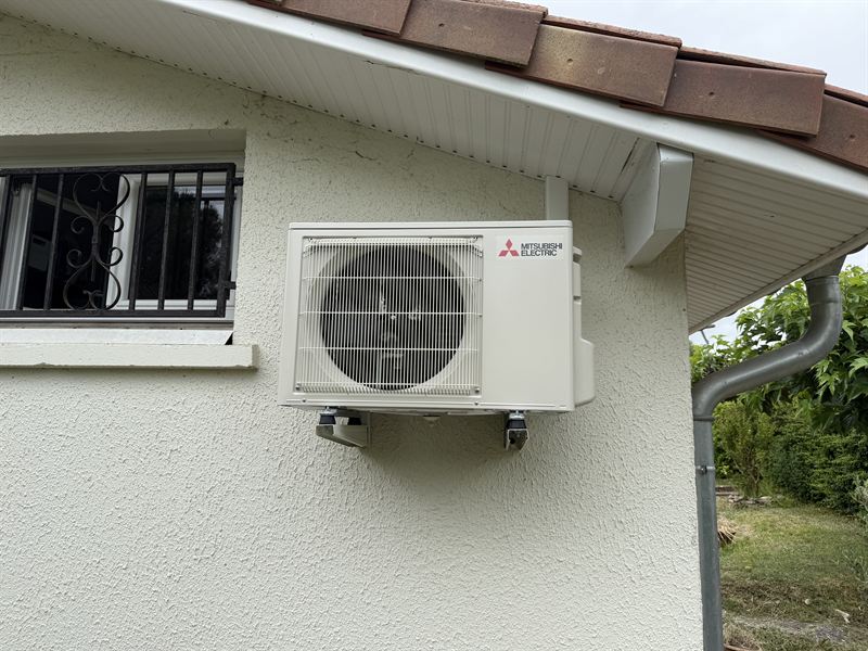 Installation de climatisation mono-split Mitsubishi Electric à Deyme (31450) par Climatise31 — photo 2